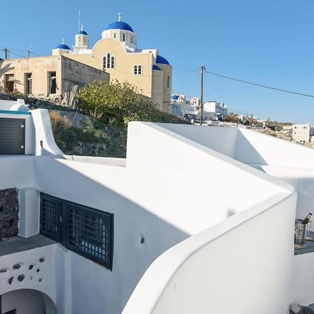 Santorini Traditional Apt With Private Hot Tub Lägenhet Fira  Exteriör bild