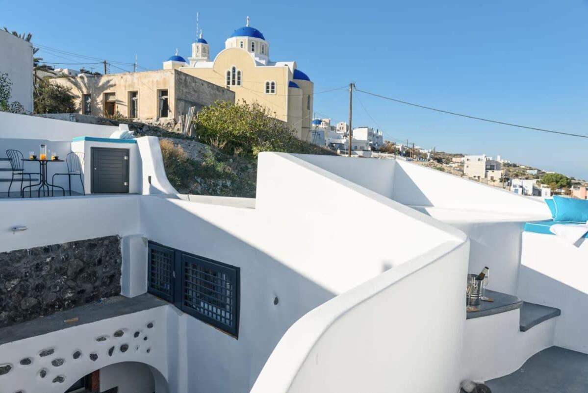 Santorini Traditional Apt With Private Hot Tub Lägenhet Fira  Exteriör bild